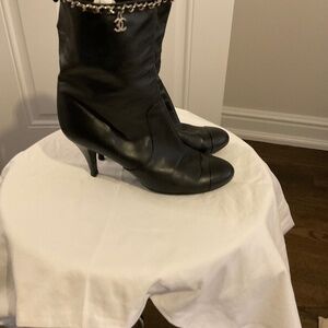 Chanel Black low boots with chain around top Size 42